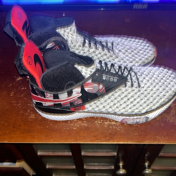 Nike Unra Flyease size 8never worn
